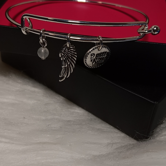 Bracelet - Picture 2 of 10